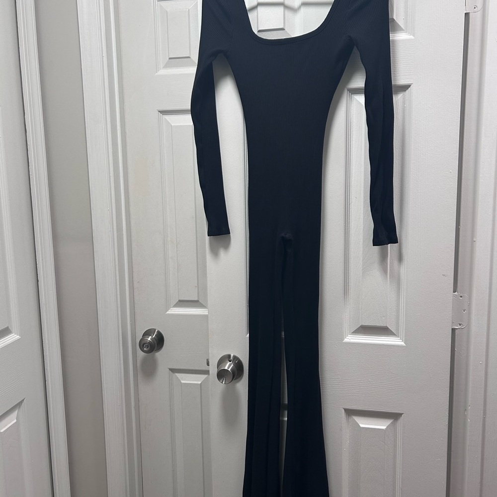 Elegant Black Jumpsuit - Picture 4 of 4